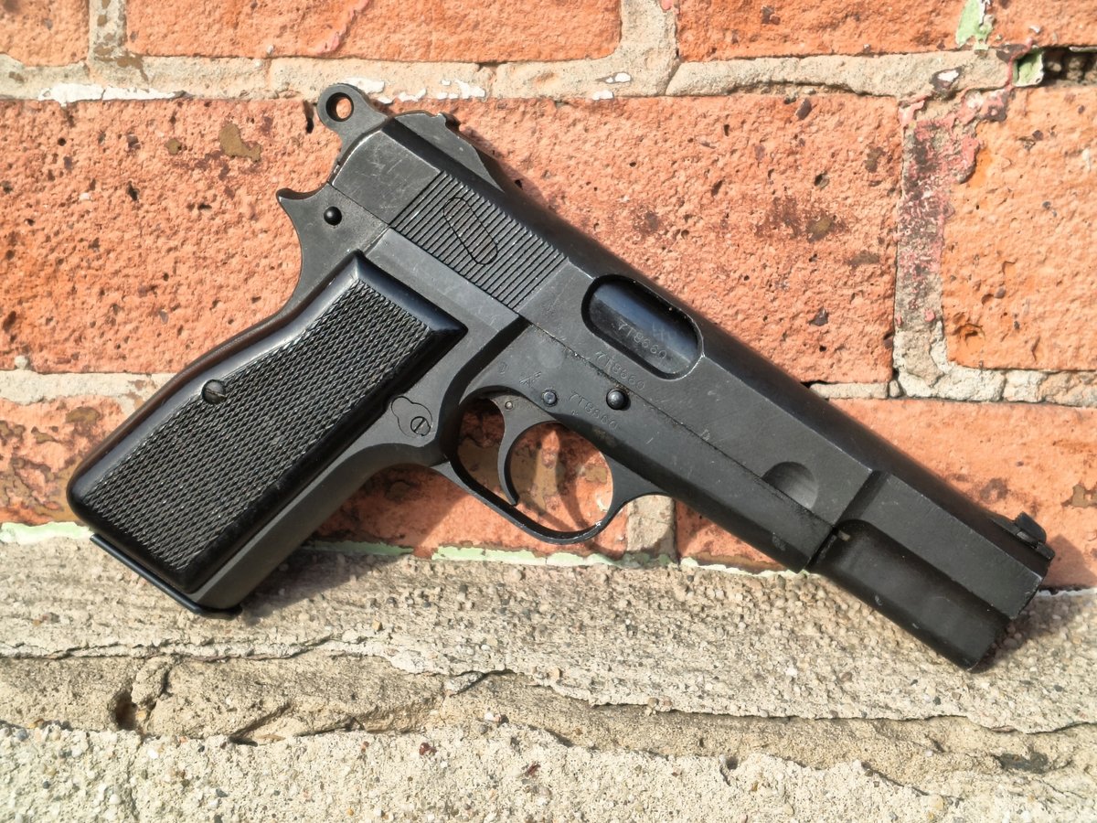 Browning HP No2 MkI* kal. 9x19 Inglis Canada 1945r