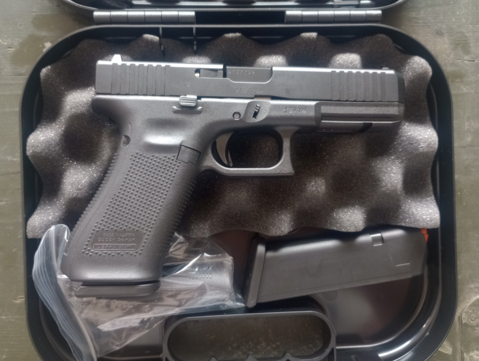 Glock 17 gen. 5 - KOMIS
