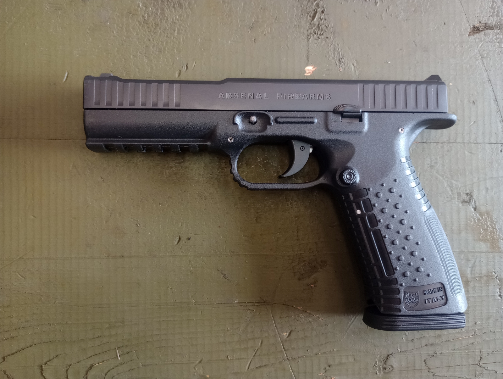 Strike One kal. 9x19 Arsenal Firearms