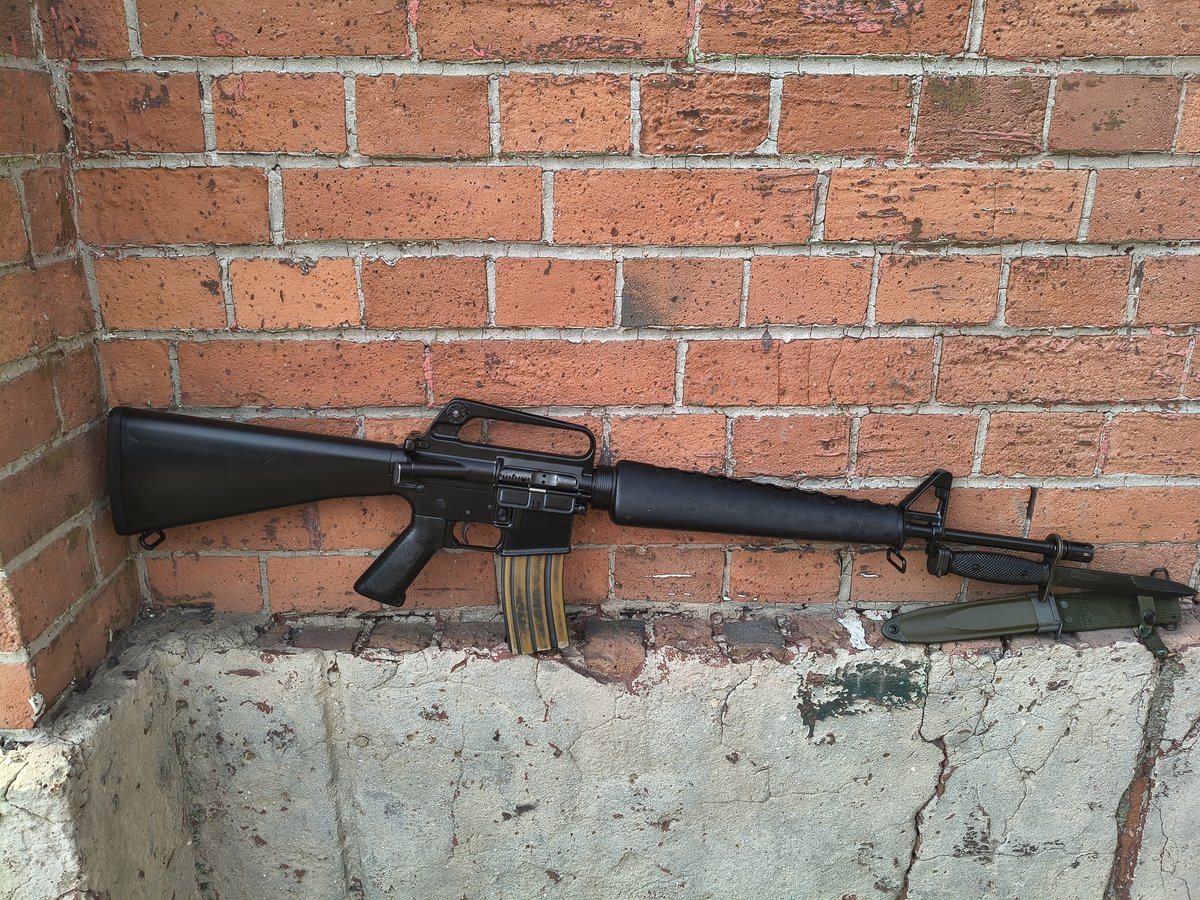 M16A1 kal. 5,56x45/.223 Rem - KOMIS