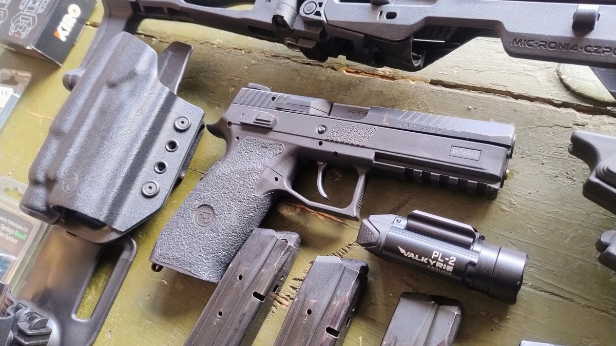 CZ P-09 kal. 9x19 plus konwersja Roni plus mnóstwo akcesoriów - KOMIS - NOWA CENA