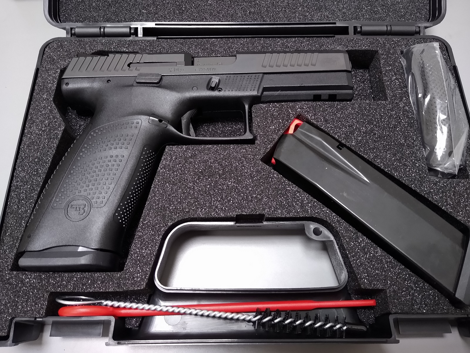 CZ P-10F kal. 45 AUTO