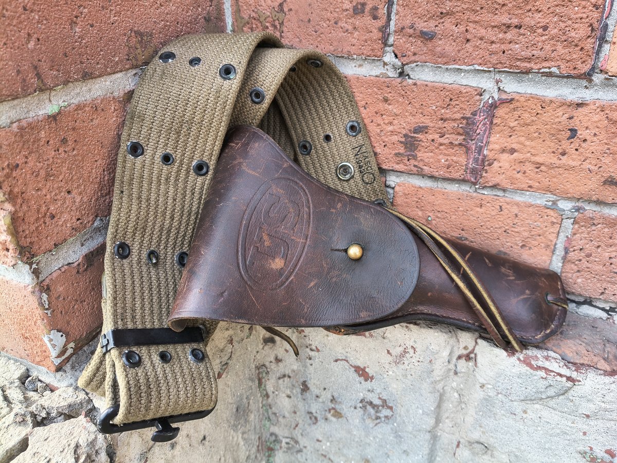 Colt 1911A1 kal. 45 Colt, Hartford 1944r z kaburą i pasem