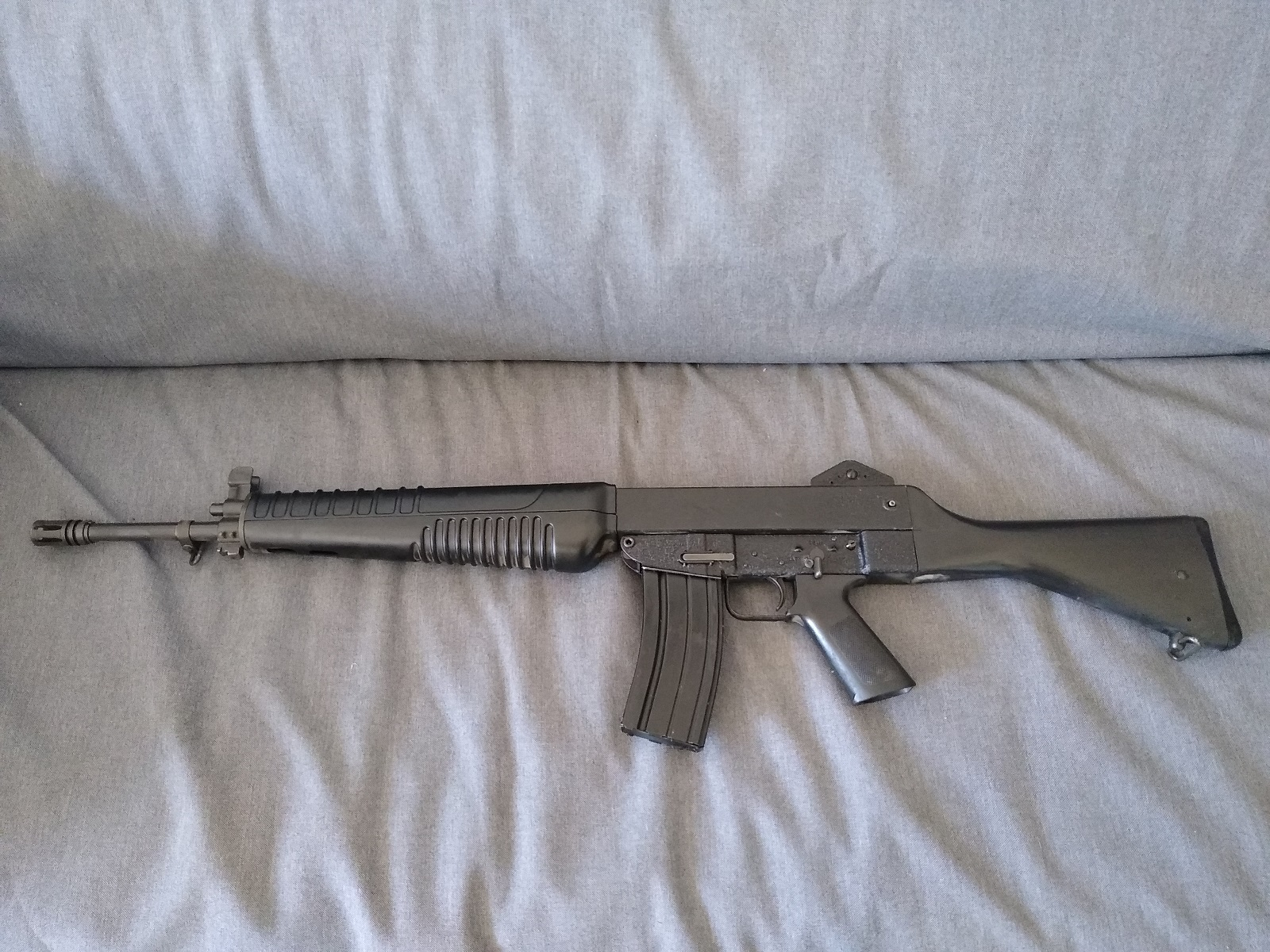 SAR-80 kal. 5,56x45 (.223 Rem) (z szyną)