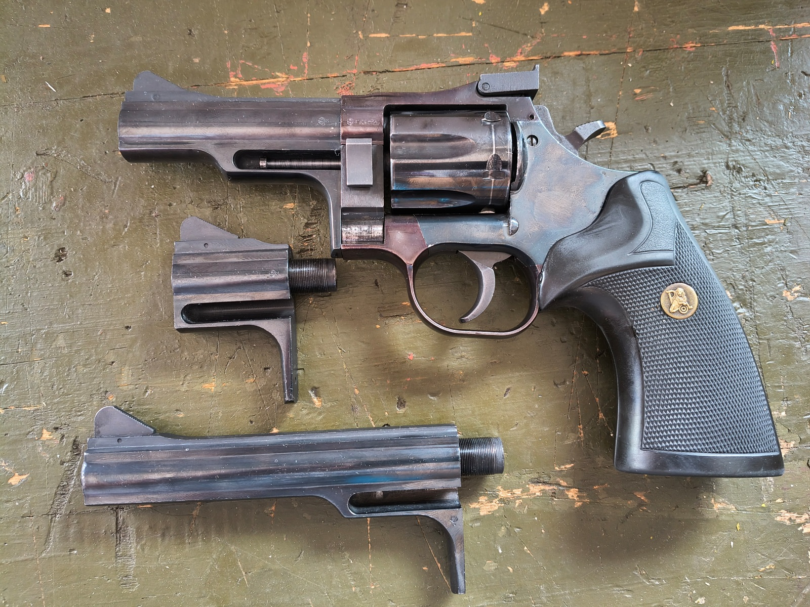 Dan Wesson kal. 357 Magnum/38 Special zestaw - KOMIS