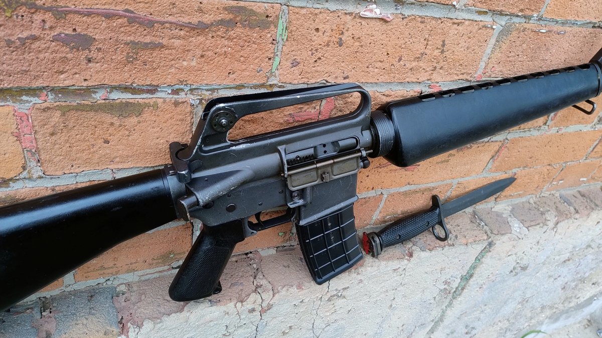 M16A1 kal. 5,56x45mm z bagnetem - semi