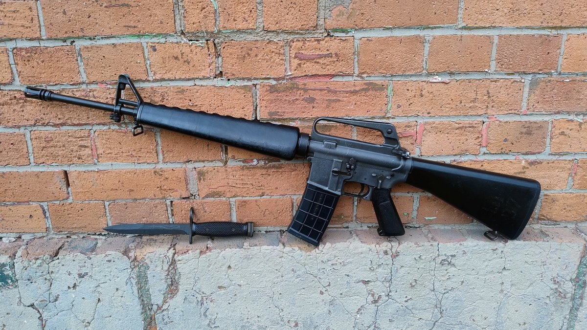 M16A1 kal. 5,56x45mm z bagnetem - semi