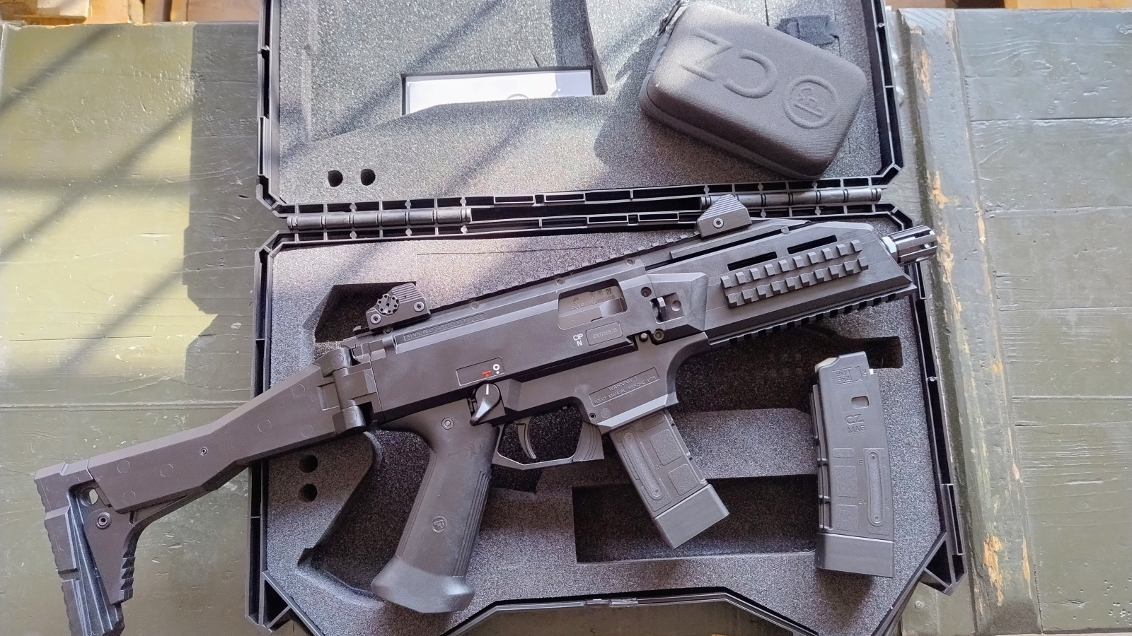 CZ Scorpion EVO 3 kal 9x19 - KOMIS