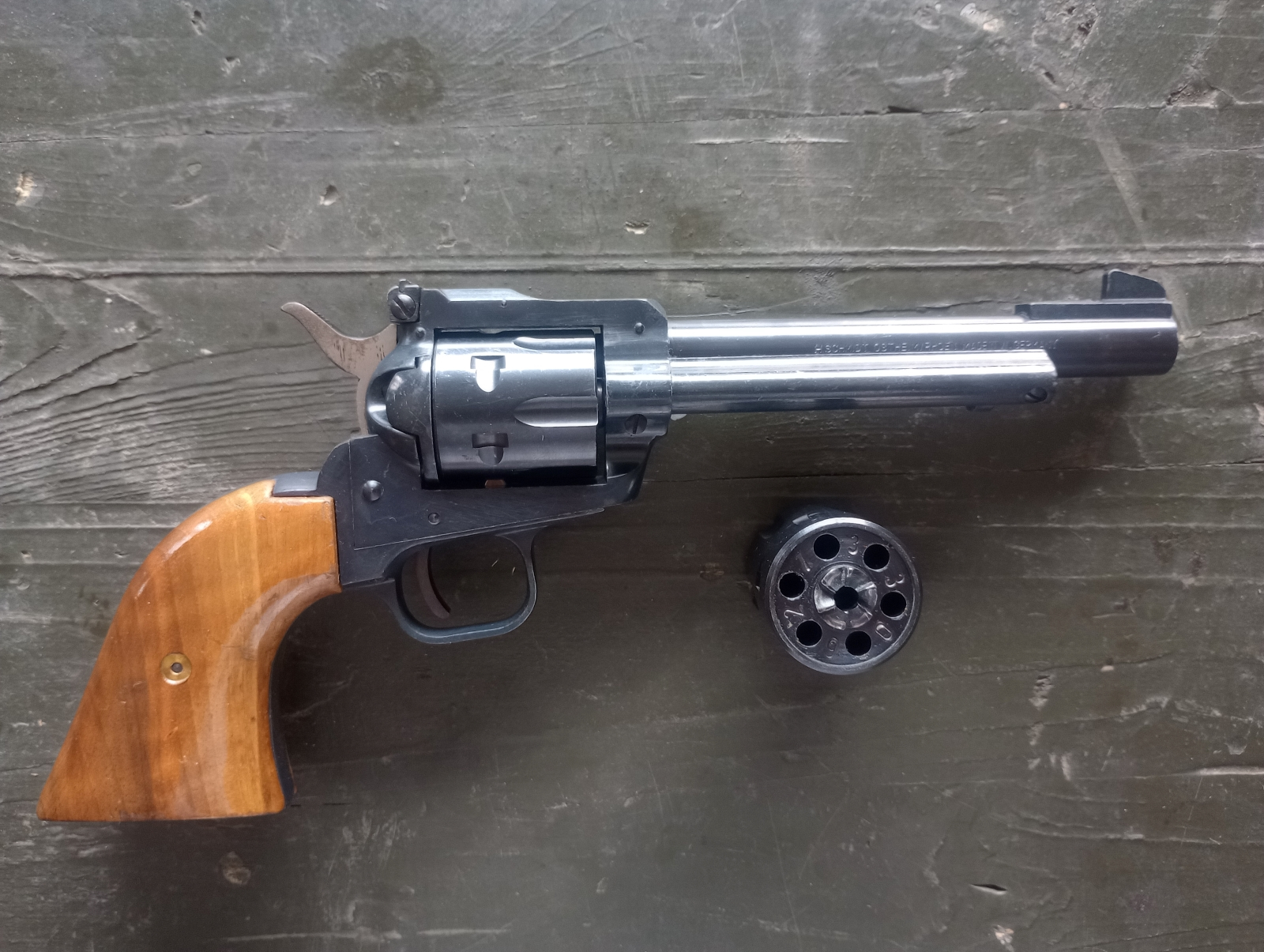 Rewolwer HS kal. 22LR/.22Mag (zestaw z 2 bębnami na jedną promesę)
