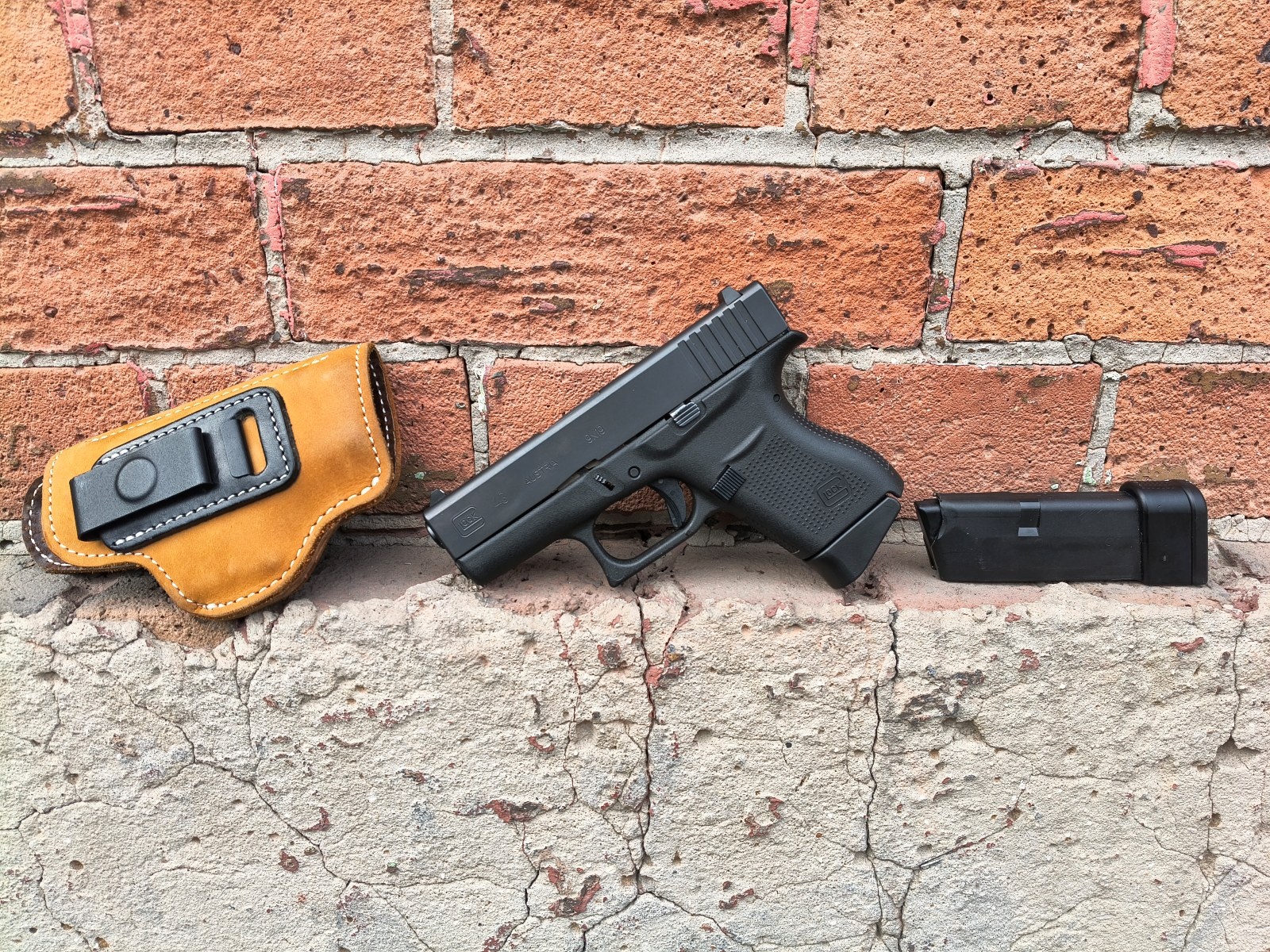 Glock 43 9x19 z kaburą - KOMIS