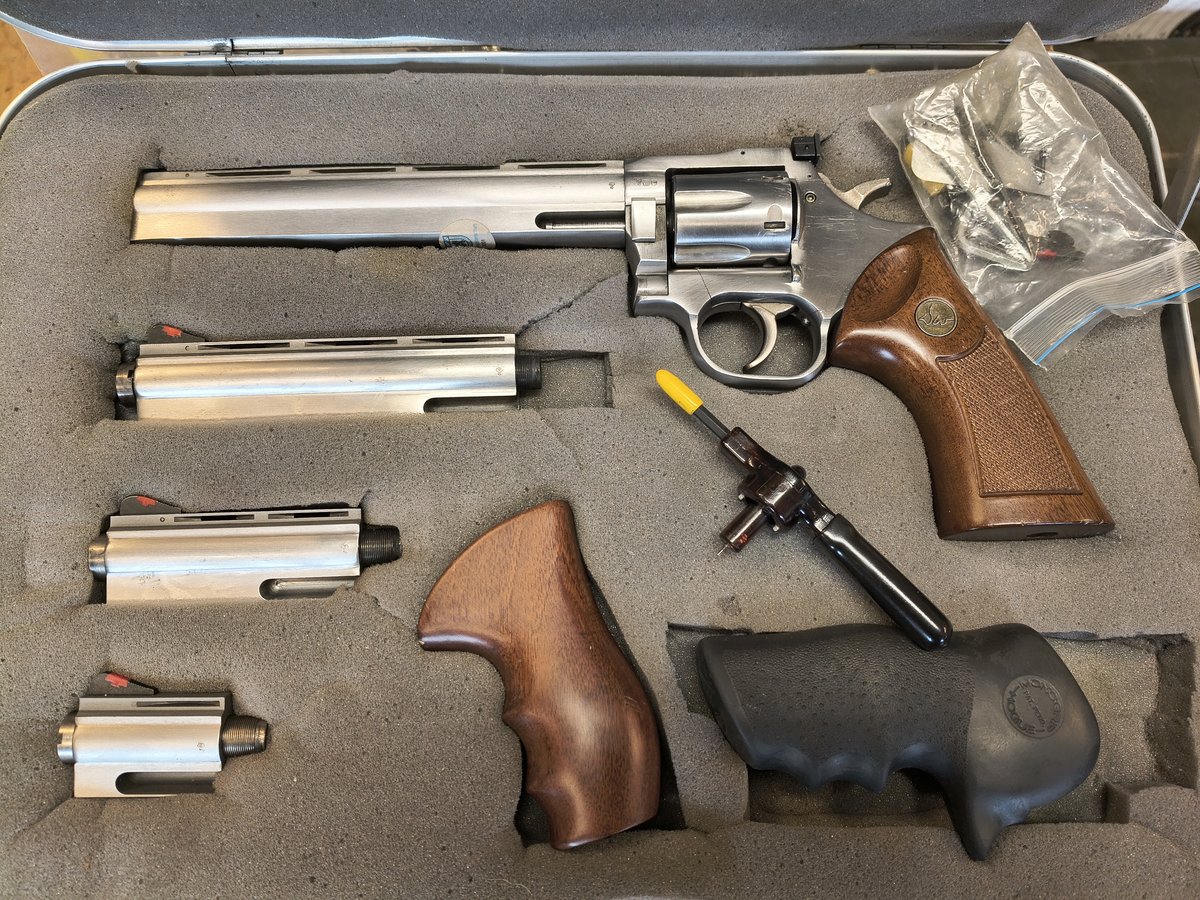 Dan Wesson P715VH kal. 357 Magnum/38 Special z zestawem luf - KOMIS